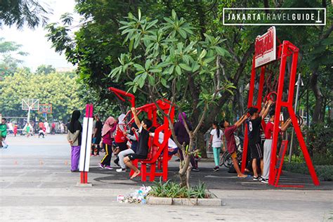 Visiting Taman Menteng Park in Jakarta - Jakarta Travel Guide