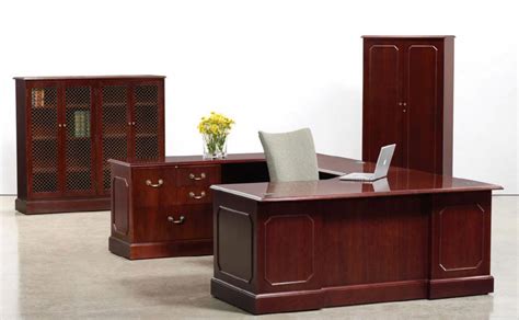 Traditional Office Furniture | Shopping and Space Planning