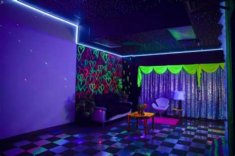 Glow In The Dark Room Decoration Ideas | Shelly Lighting