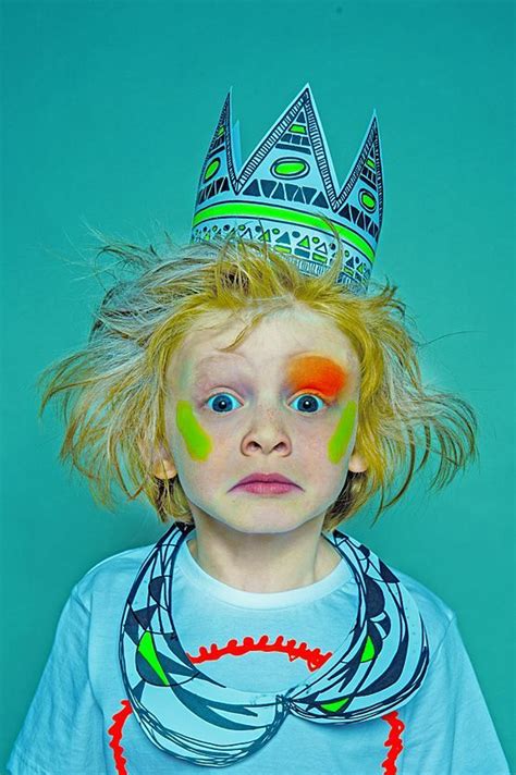 Hoy soy el Rey con colores de neón. Children Photography, Creative Photography, Little People ...