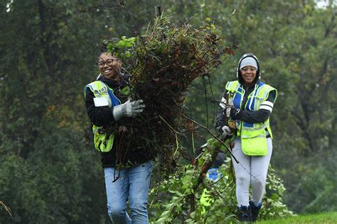 Become a volunteer | Forest Preserve District of Will County