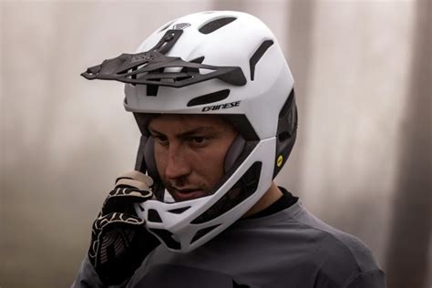 Dainese Linea 01 full-face helmet review - MBR