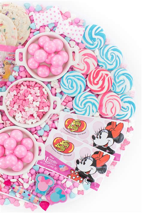 Minnie Mouse Candy Board | Cutefetti