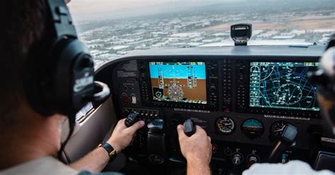 Can a Flight Dispatcher Become a Pilot? | Sheffield School