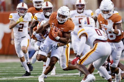 Bijan Robinson's 40 Time Proves the Texas RB is NFL Ready