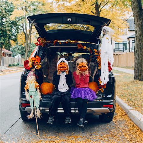 8 Easy DIY Trunk or Treat Ideas 2023 - Halloween Trunk or Treat