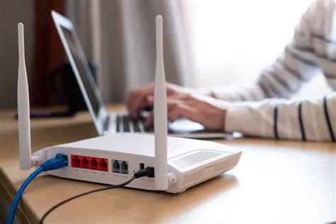 What Is A Dual Band Router: Overview, Features, Pros & Cons