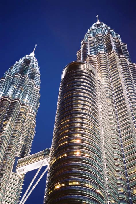 The Petronas Twin Towers - WriteWork
