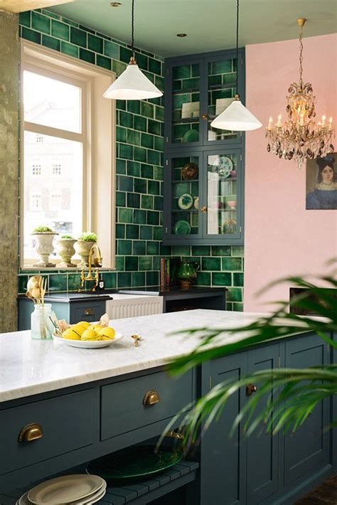 30 Green Kitchen Decor Ideas That Inspire - DigsDigs