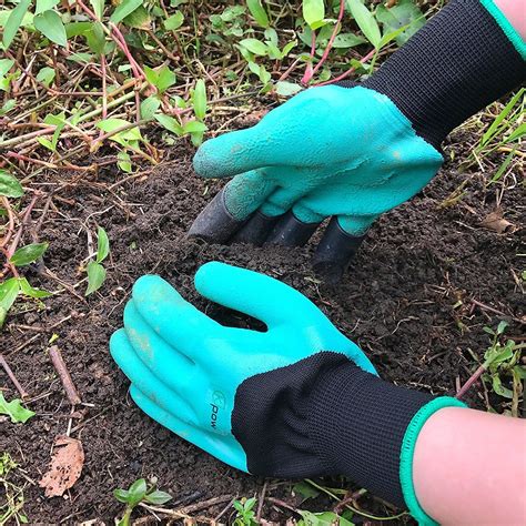 The Garden Genie Clawed Gloves. Ideal for planting, rakin, digging and ...