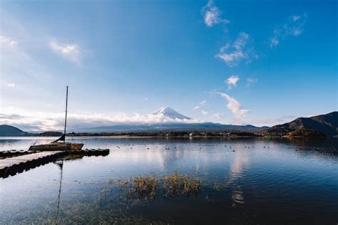 Premium Photo | Close up mount fuji from lake kawaguchi side, mt fuji view from the lake