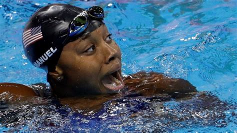 Why Simone Manuel's Olympic gold medal in swimming matters - BBC News