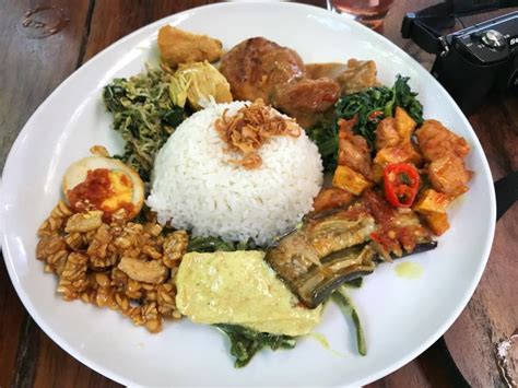 Nasi Campur, Bali