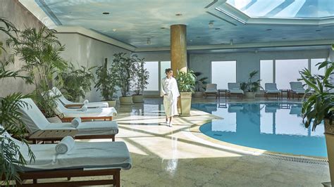 Cairo Luxury Hotel Services & Amenities | Four Seasons at Nile Plaza