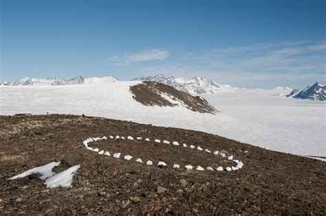 A CIRCLE IN ANTARCTICA