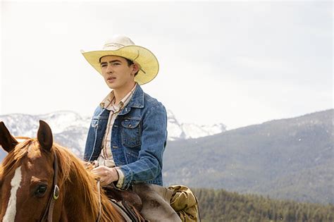 Who Is Finn Little? About The Actor Playing Carter In ‘Yellowstone’ – Hollywood Life