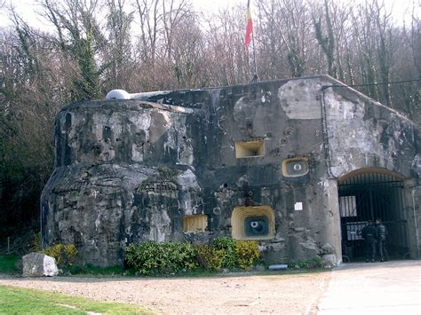 Eben-Emael fort: a WW2 memorial site