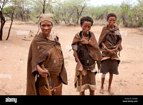 San or Bushmen women in traditional dress, Ghanzi, Botswana Stock Photo: 67727151 - Alamy