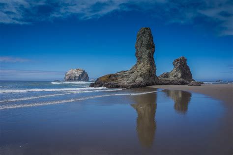 Bandon Oregon Sea Stacks Photograph by Carrie Cole