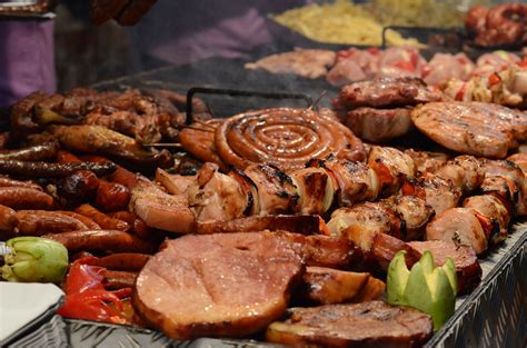 File:Barbecue food in Romania.JPG - Wikimedia Commons