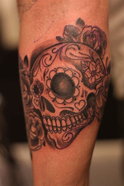 INK TATTOO: Sugar skull n' flower tattoo sleeve in progress