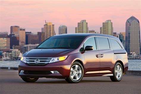 10 Best Used Minivans Under $10,000 - Autotrader