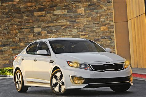 The New Kia Optima Hybrid Debuts at LA Auto Show - autoevolution