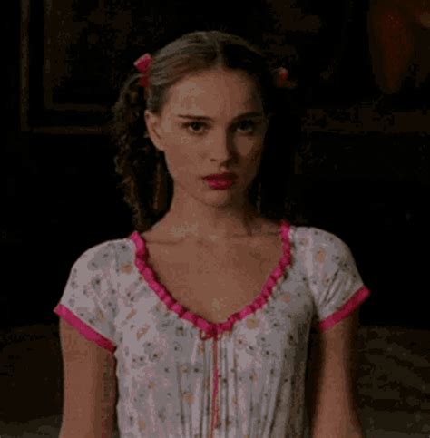 Renée Slater GIF - Renée Slater Girly - Discover & Share GIFs