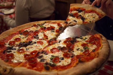 13 Food Signs You're Definitely A Tourist In New York City | HuffPost