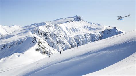 For the best NZ backcountry snow adventures, talk to an experienced ski guide