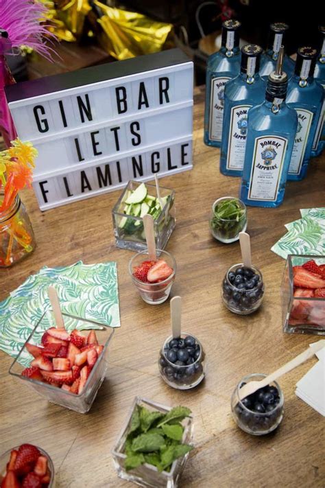 Party Decor: The Perfect DIY Gin Bar - Roxy Burger | Gin bar, Gin tasting, Gin