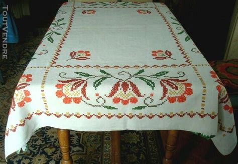 Belle nappe de table en lin écru brodée main 135 x 160 cm en France ...