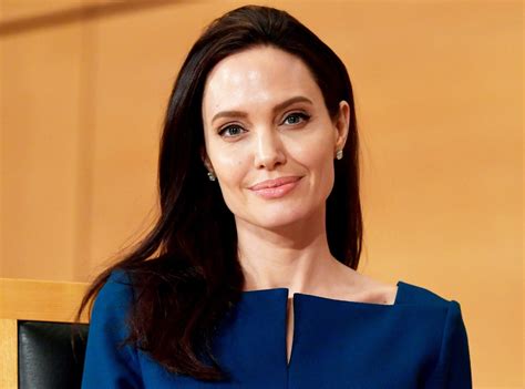 Angelina Jolie's Bell's Palsy Diagnosis: What You Need to Know | SELF