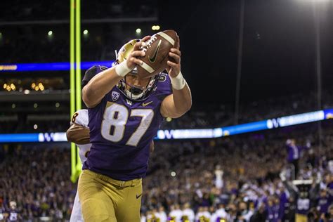 Young tight end Cade Otton continues to impress as Will Dissly’s replacement in UW offense | The ...