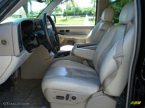 2003 Chevrolet Tahoe LS 4x4 interior Photo #47679874 | GTCarLot.com