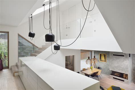 Mezzanine House / Elastik Architecture + Hikikomori | ArchDaily