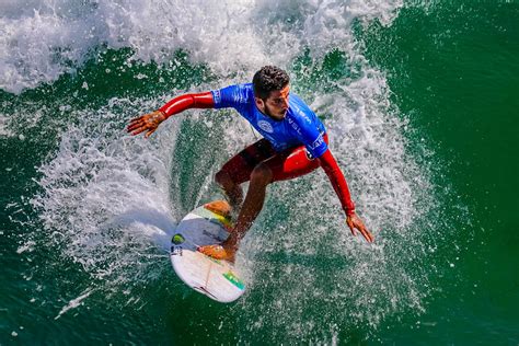 Huntington Beach Surf Photo by AJ Hu | 3:03 pm 31 Jul 2016