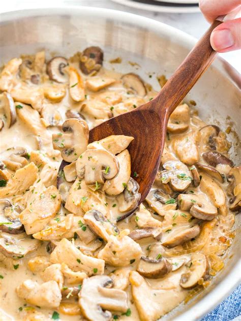 mushroom white wine sauce pasta