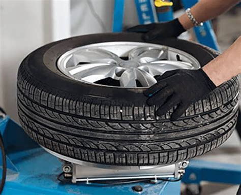 Car Tyre Repair & Puncture Services Uae | TYREPLUS