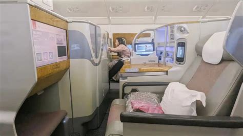 Emirates A380 Business Class London to Dubai [Review]