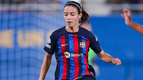 Aitana surrenders completely at the Camp Nou