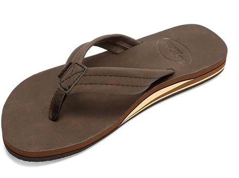 The 10 best men's flip flops with arch support