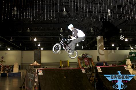 Winterfest Milwaukee WI — BMX Stunt Team – Division BMX Stunt Show