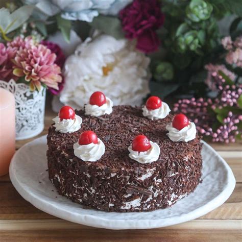 Black Forest Cake (Eggless) - Ovenfresh