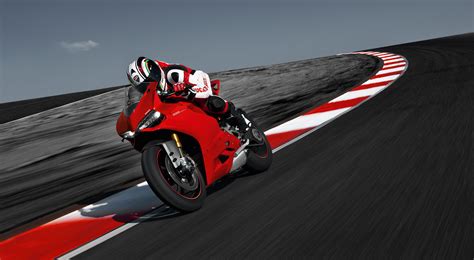 DUCATI 1199 Panigale S (2013-2014) Specs, Performance & Photos ...