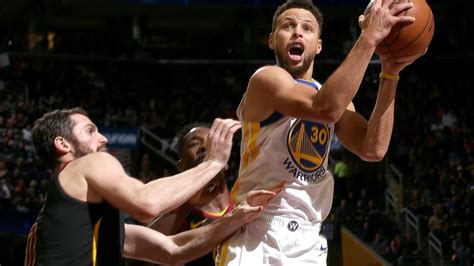 Steph Curry’s first dunk of the season comes against Cavaliers