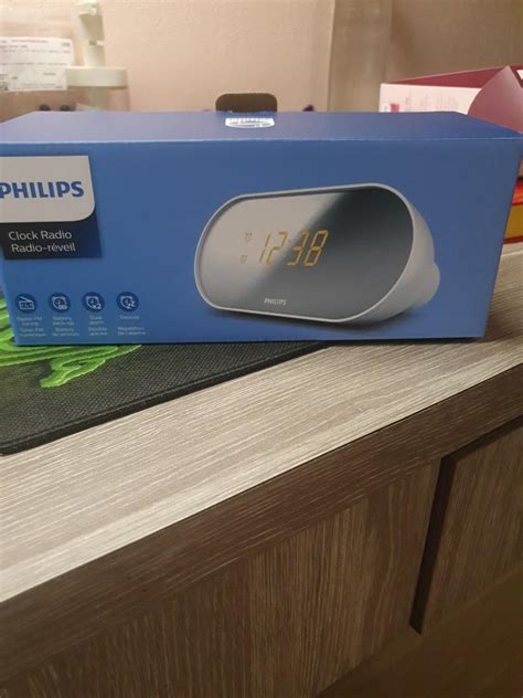 Philips clock radio, Audio, Other Audio Equipment on Carousell