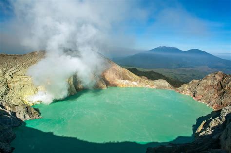 Blue Flames and the Largest Highly Acidic Lake in the World