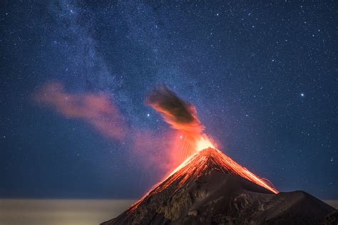 How I Photographed an Erupting Volcano in Front of the Milky Way | PetaPixel