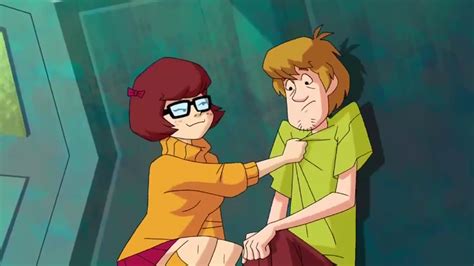 Scooby Doo Velma And Shaggy Kiss